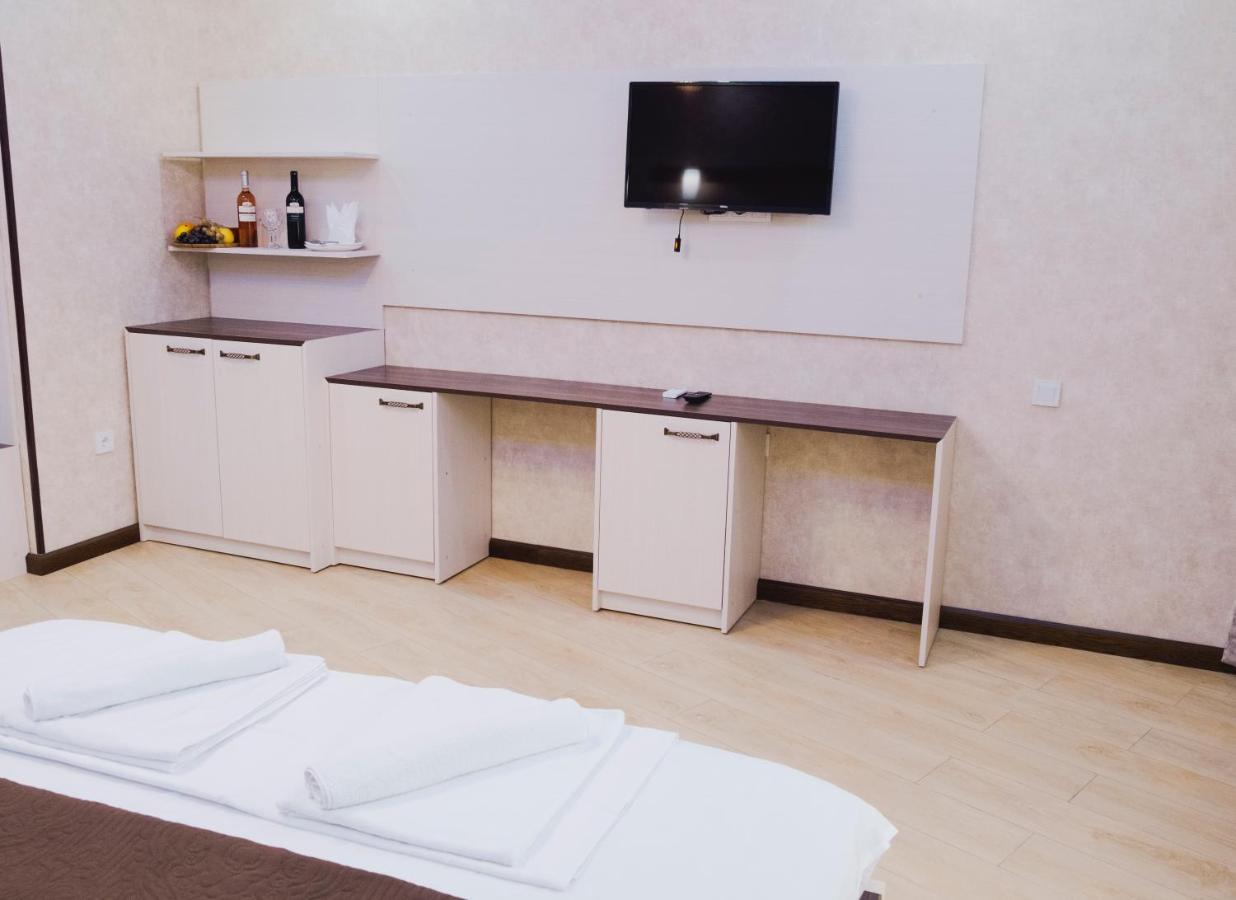 Emeg Hotel And Restaurant Батумі Екстер'єр фото