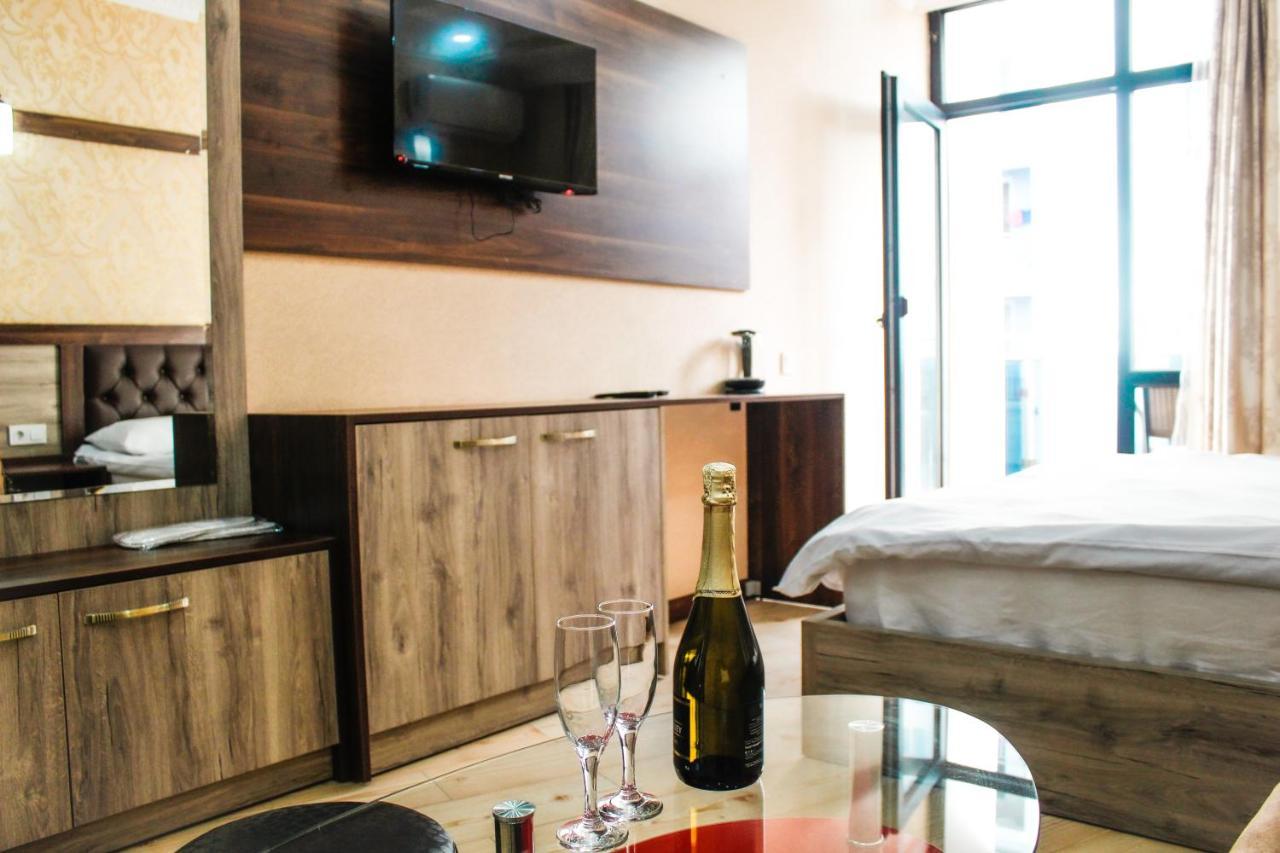 Emeg Hotel And Restaurant Батумі Екстер'єр фото