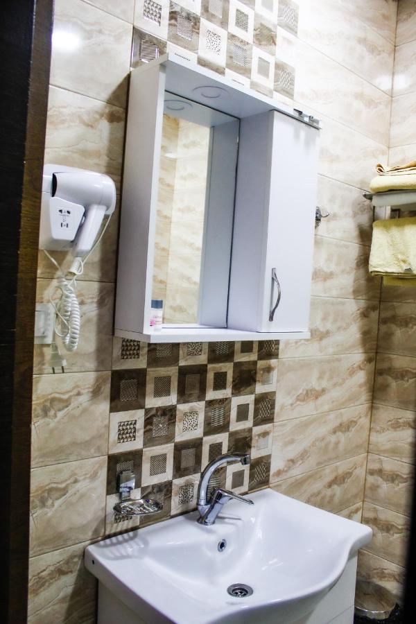 Emeg Hotel And Restaurant Батумі Екстер'єр фото